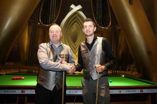 脚前脚后！格林对奥利尼克犯规六犯离场 后者25秒后同样六犯离场.