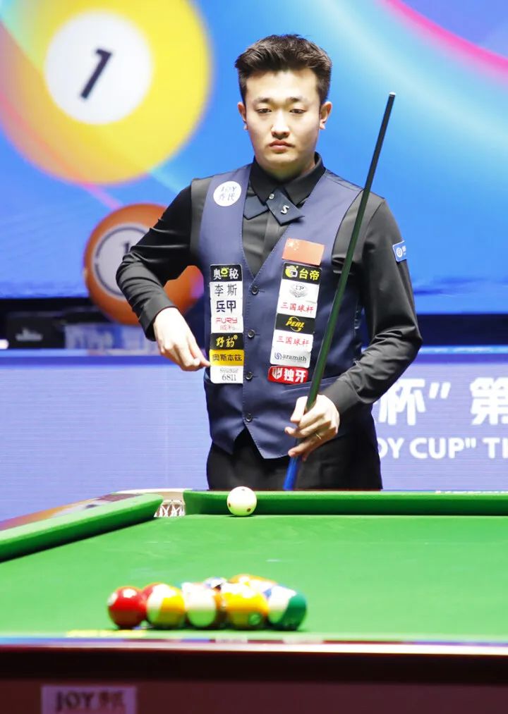 霍吉领先首轮，松山英树扎拉托尔斯T2