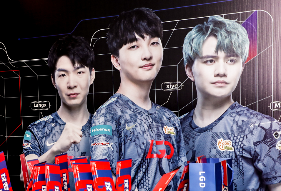 霍吉领先首轮，松山英树扎拉托尔斯T2